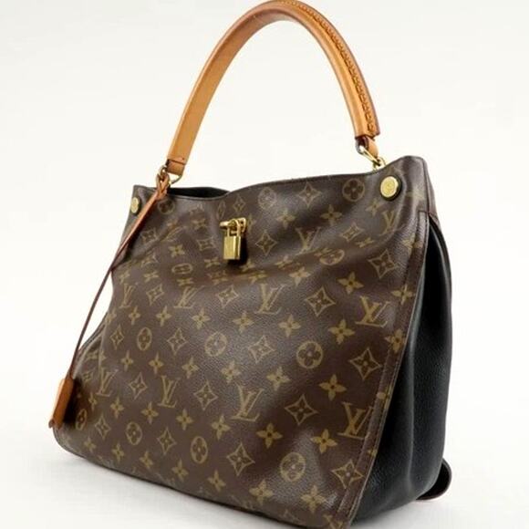 💎✨Beautiful✨💎Authentic Louis Vuitton Monogram Gaia Shoulder Bag - Picture 4 of 16